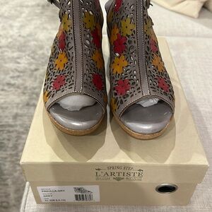 Women’s L’Artiste Priscilla grey sandals size 41